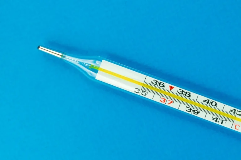 On the Slow Development of the Thermometer